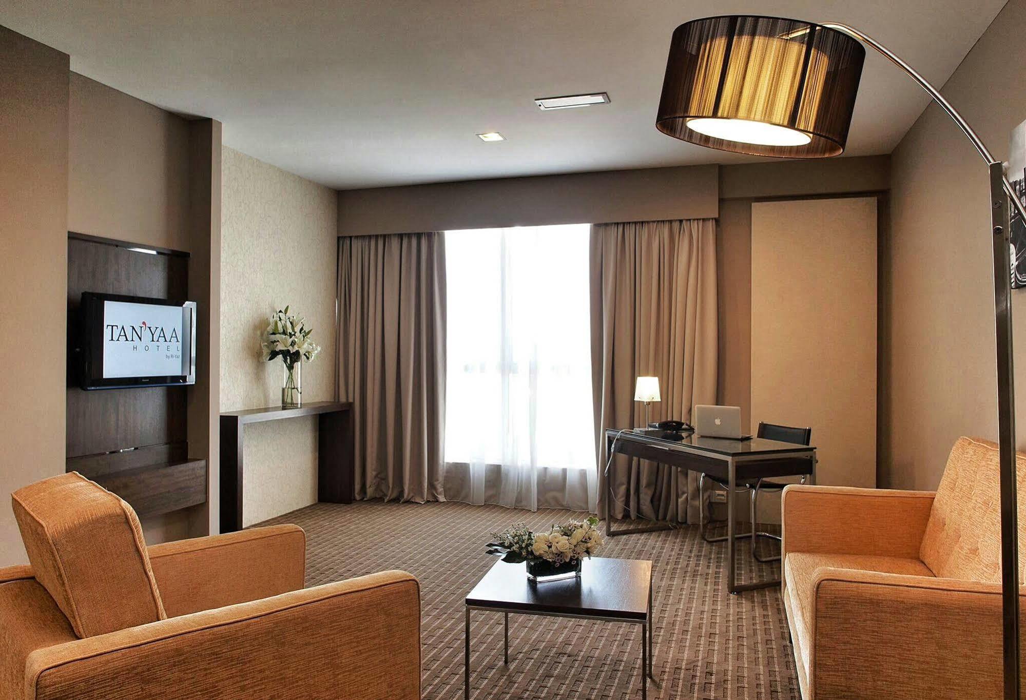 Hotel Primera Suite Сиберджая Екстериор снимка
