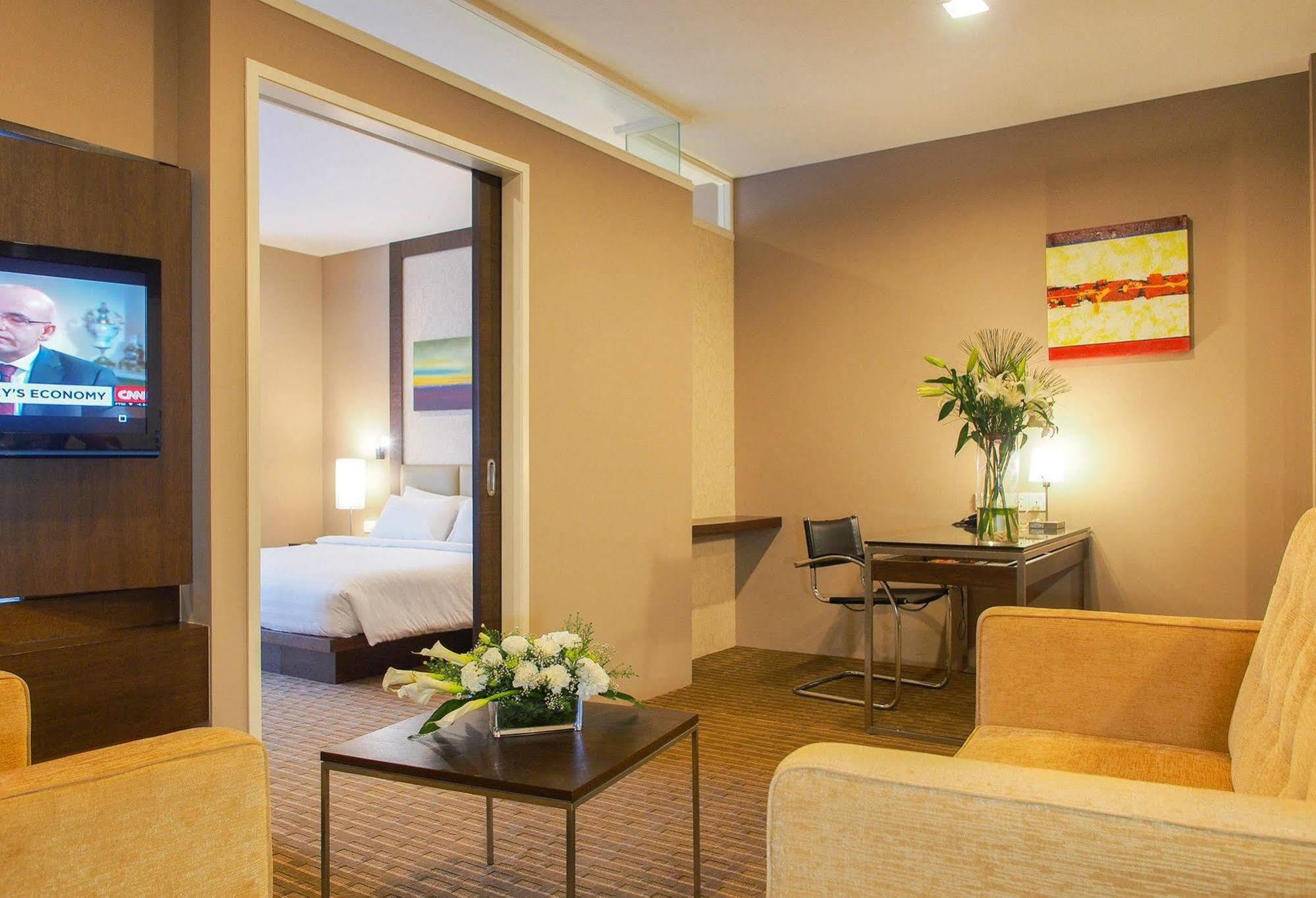 Hotel Primera Suite Сиберджая Екстериор снимка
